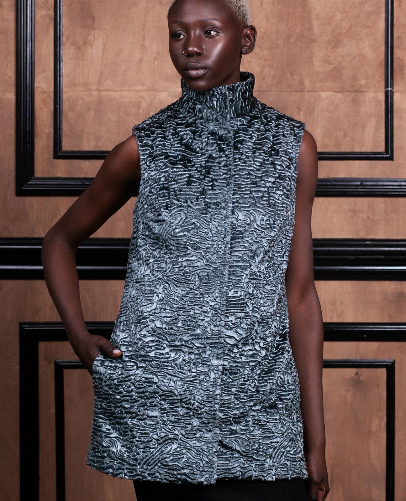 Photo #1 - Vest eco fur Tissavel - astrakhan marengo