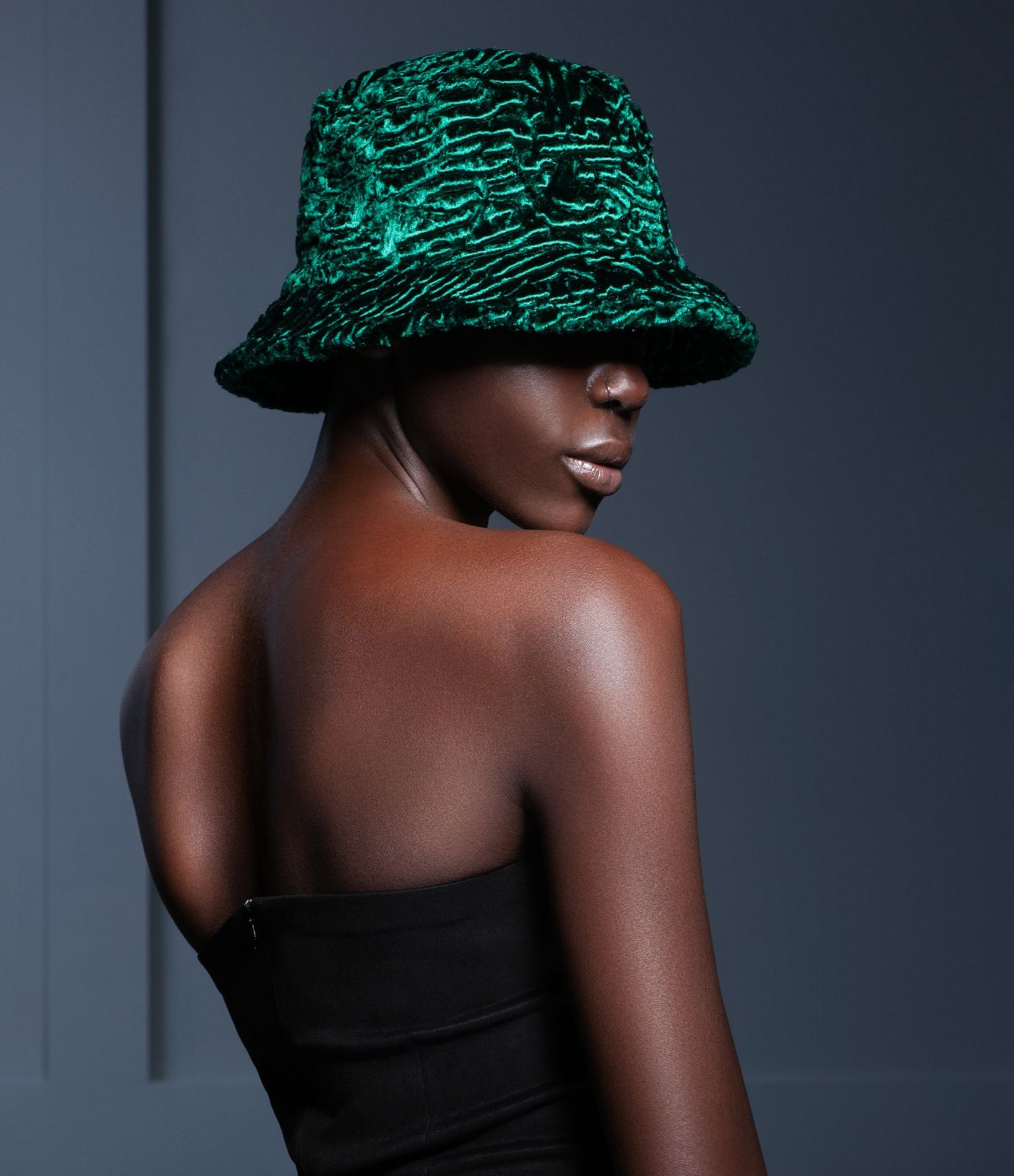 Photo #1 - Bucket hat eco fur Tissavel - astrakhan emerald