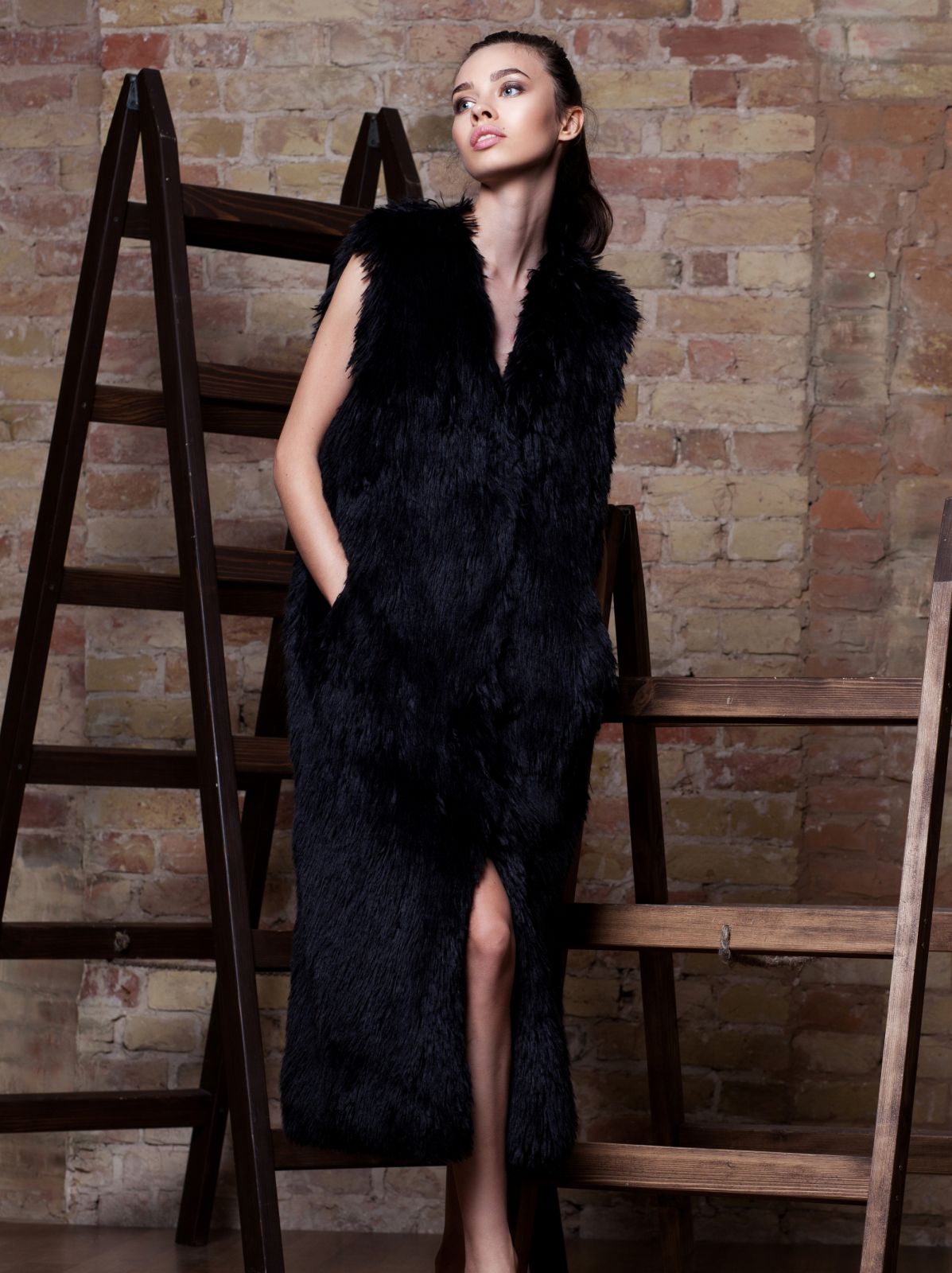 Photo #1 - Vest eco fur Tissavel - lama obsidian